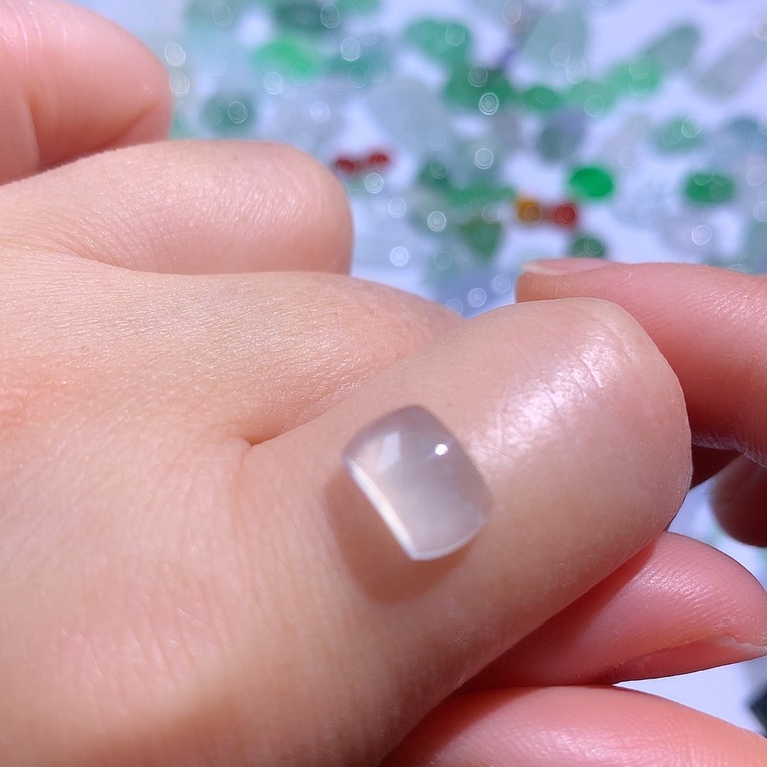 翡翠颈饰未镶嵌马鞍