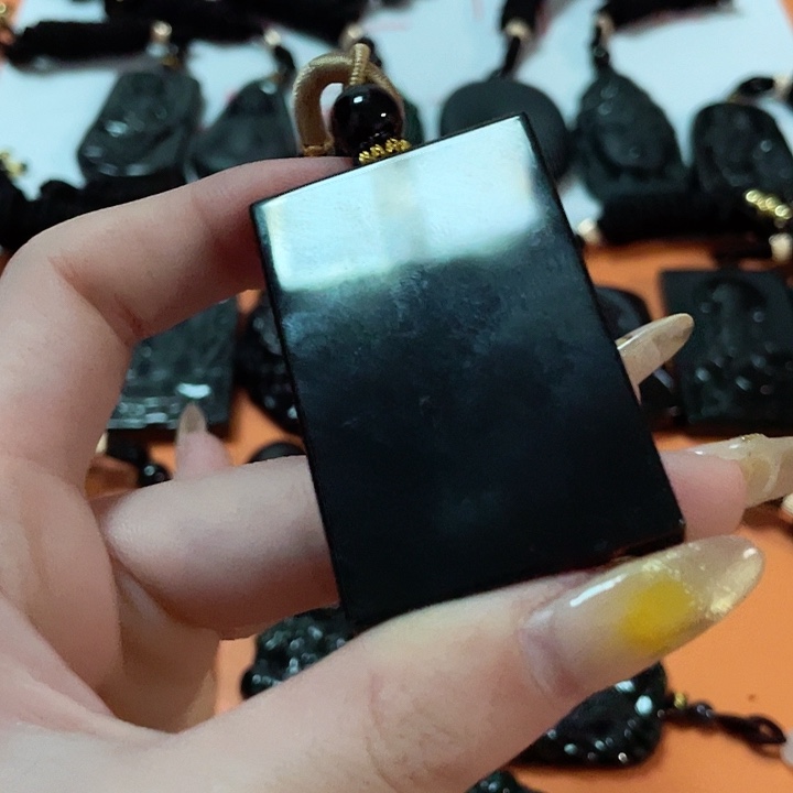 翡翠颈饰未镶嵌風*渐