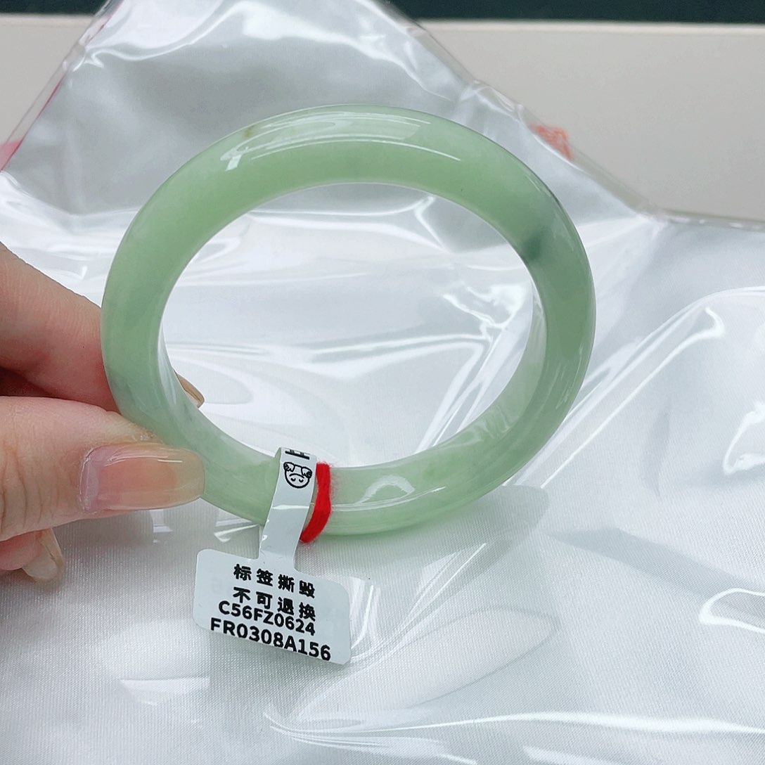 翡翠手镯未镶嵌正56,3