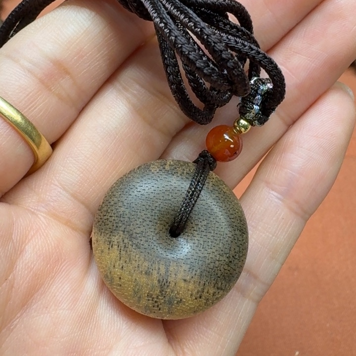 大叶紫檀（黑酸枝木类）