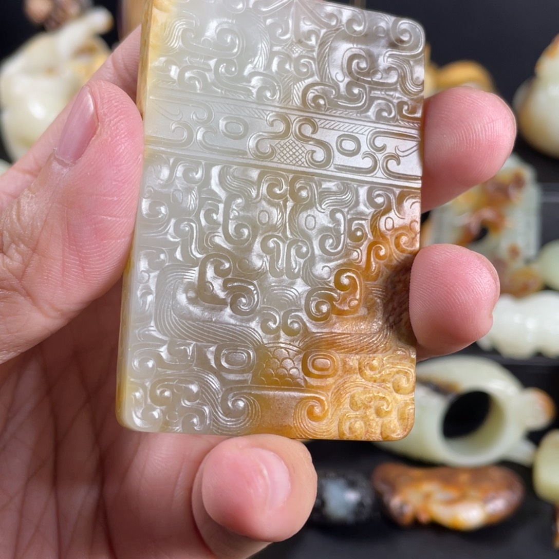 凡***凡和田玉未镶嵌颈饰