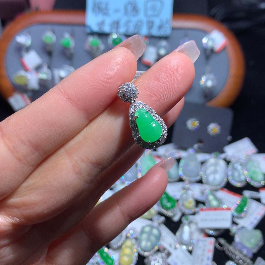 翡翠颈饰银S925镶嵌＂****