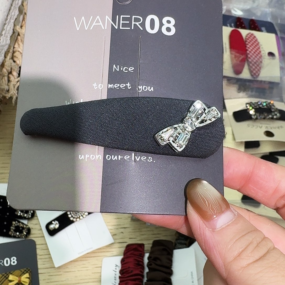 皮质非金属灰色夹子