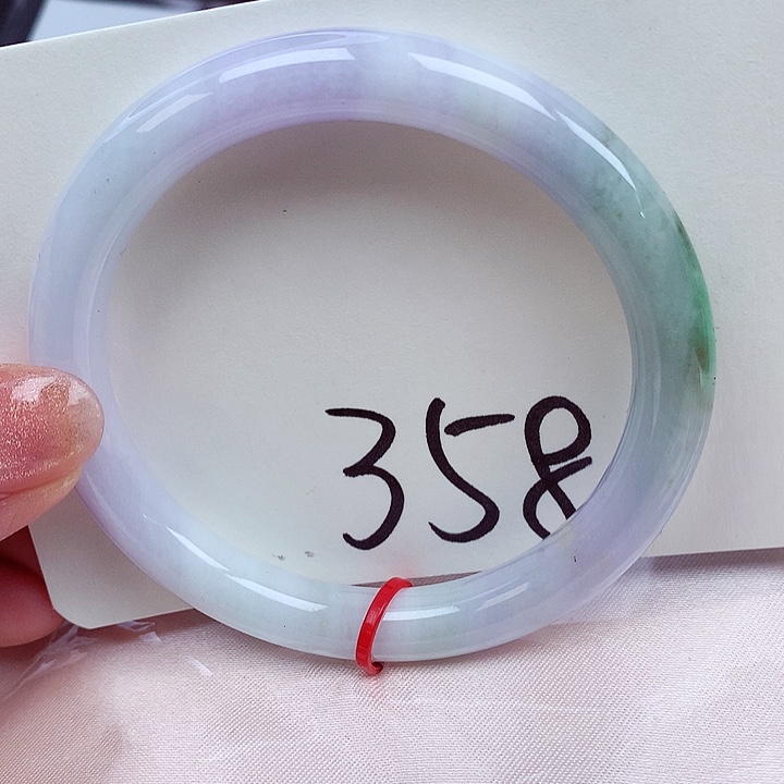 翡翠手镯未镶嵌翡翠