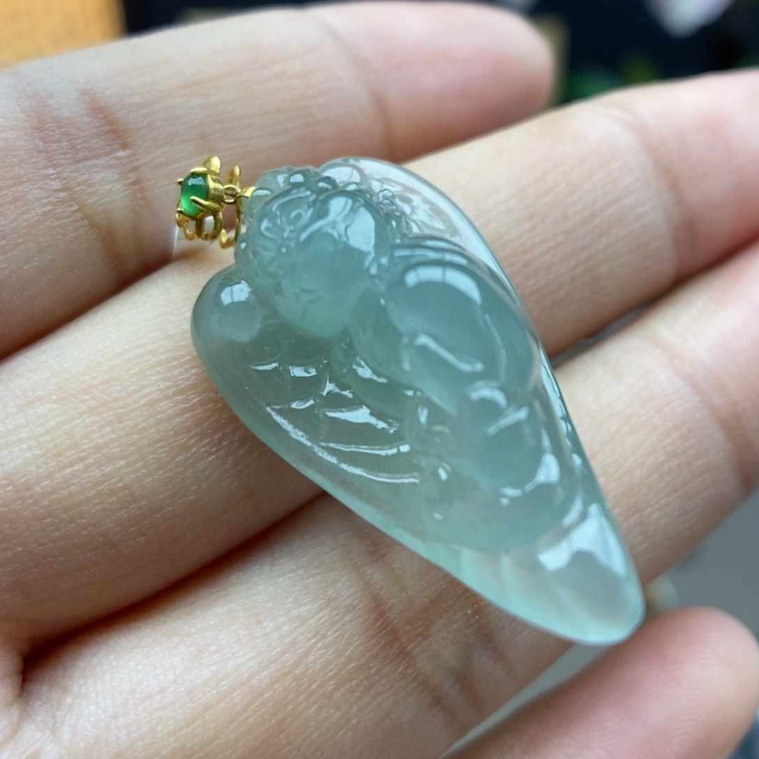 翡翠18K金镶嵌颈饰吊坠