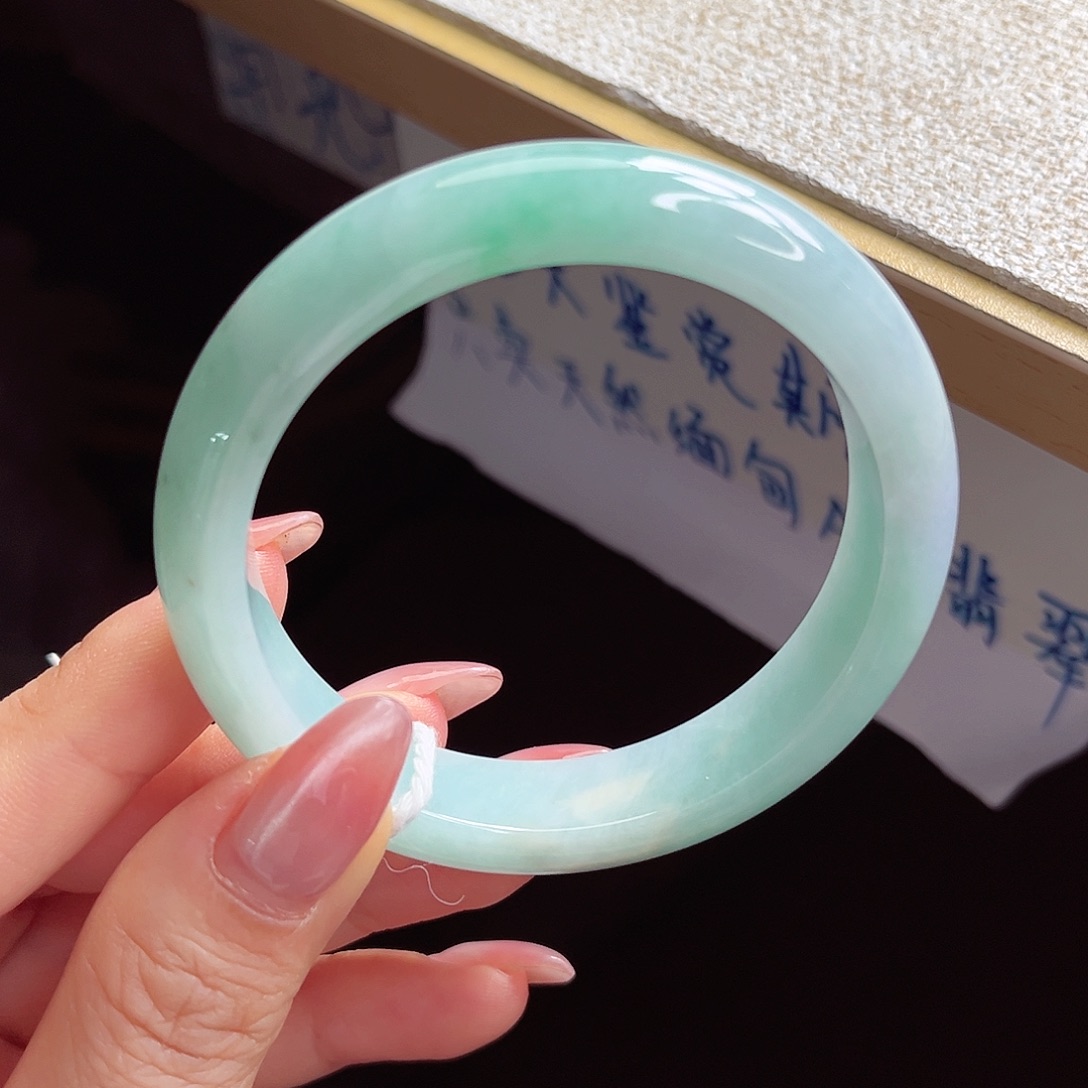 翡翠未镶嵌手镯手镯