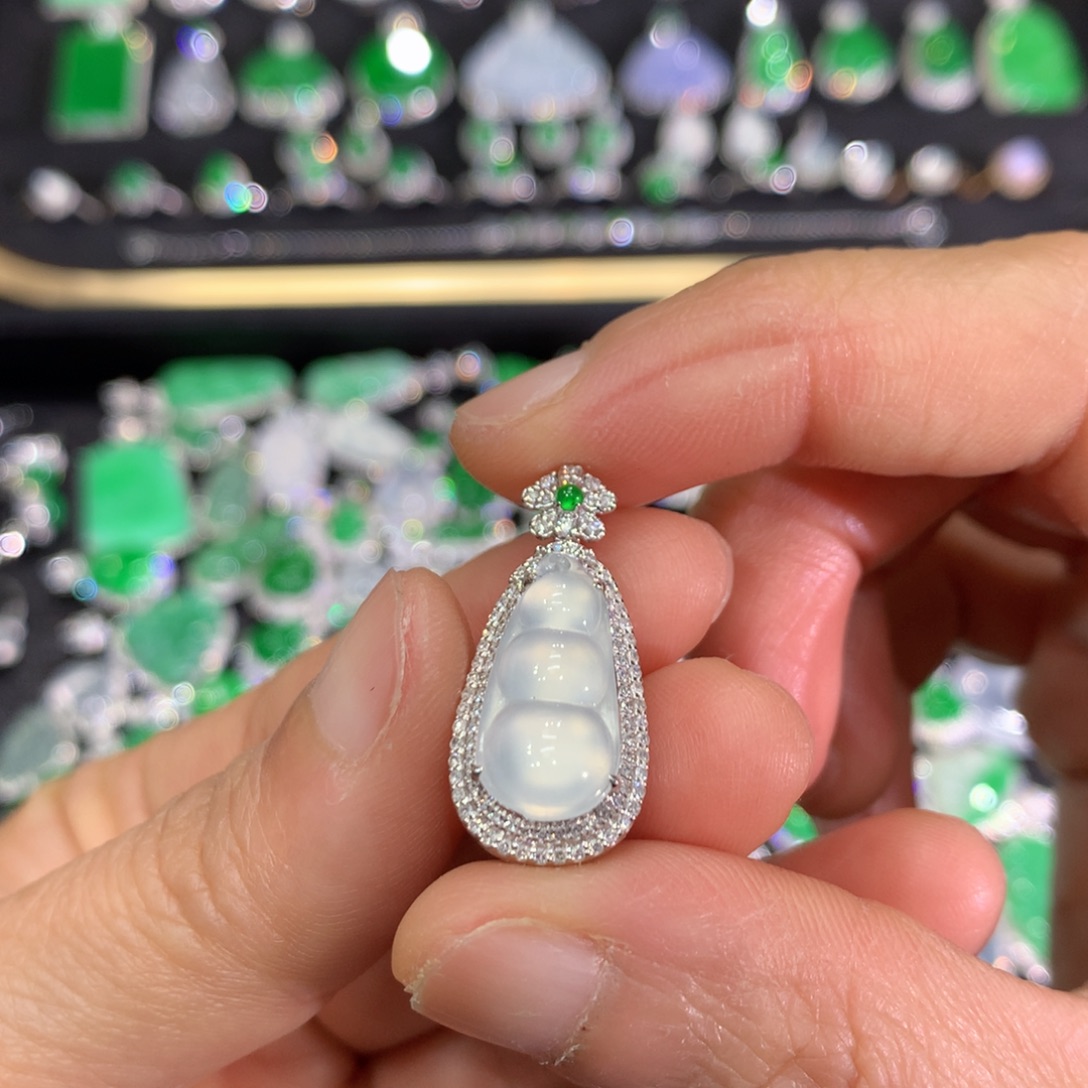 翡翠18K金镶嵌吊坠(不含链)