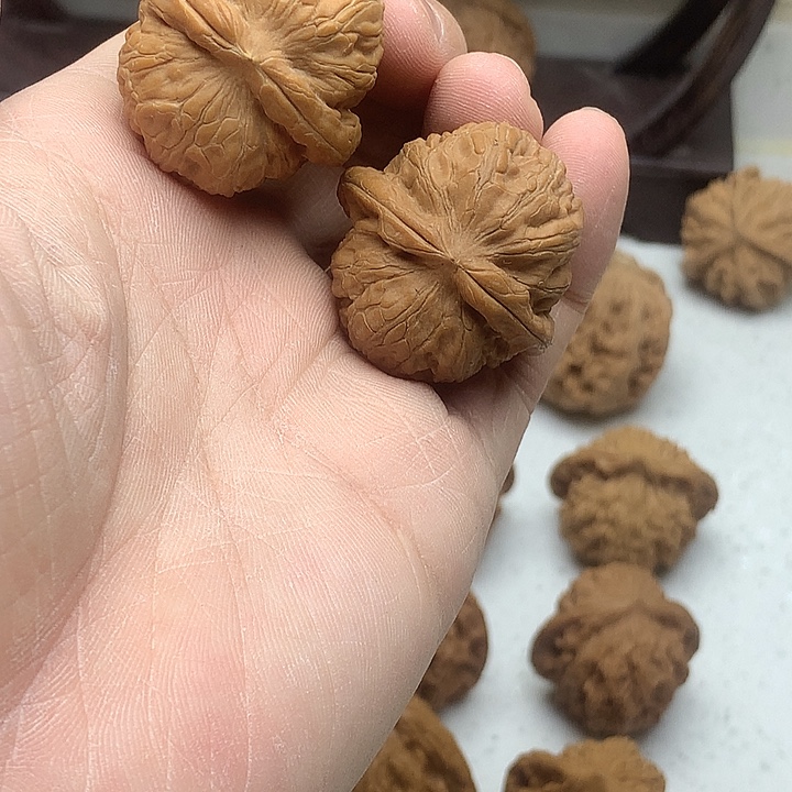 何***必文玩核桃吊坠35 元宝