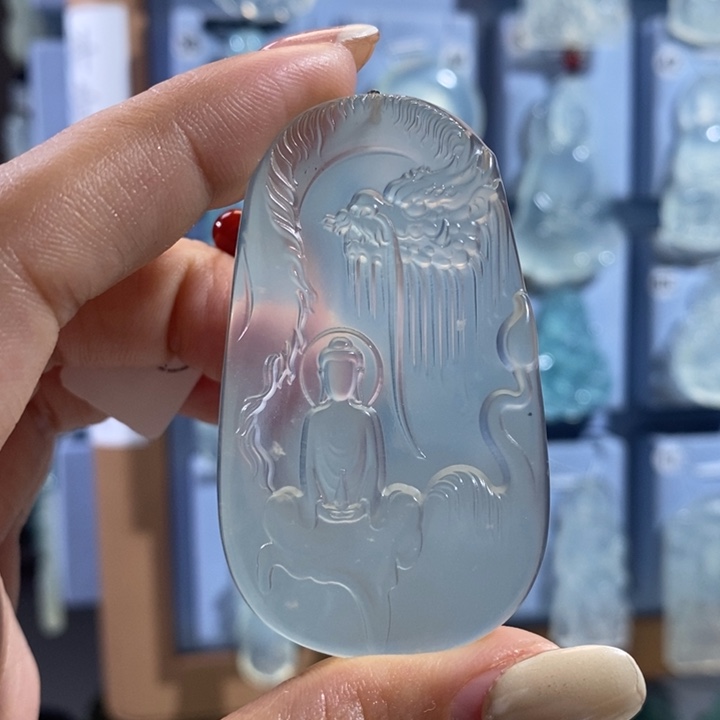 䓯****岫玉未镶嵌颈饰吊坠