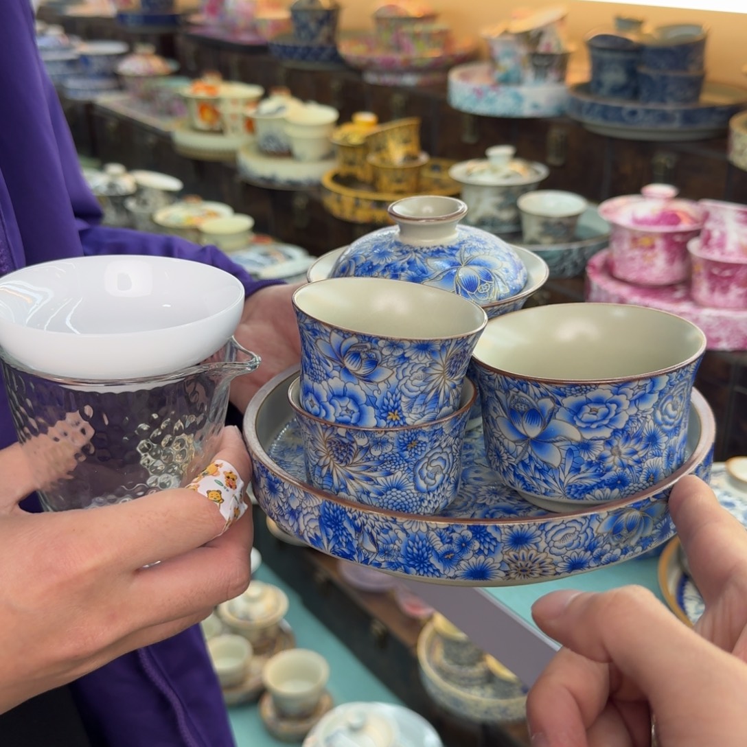 祝我们成为更好的人