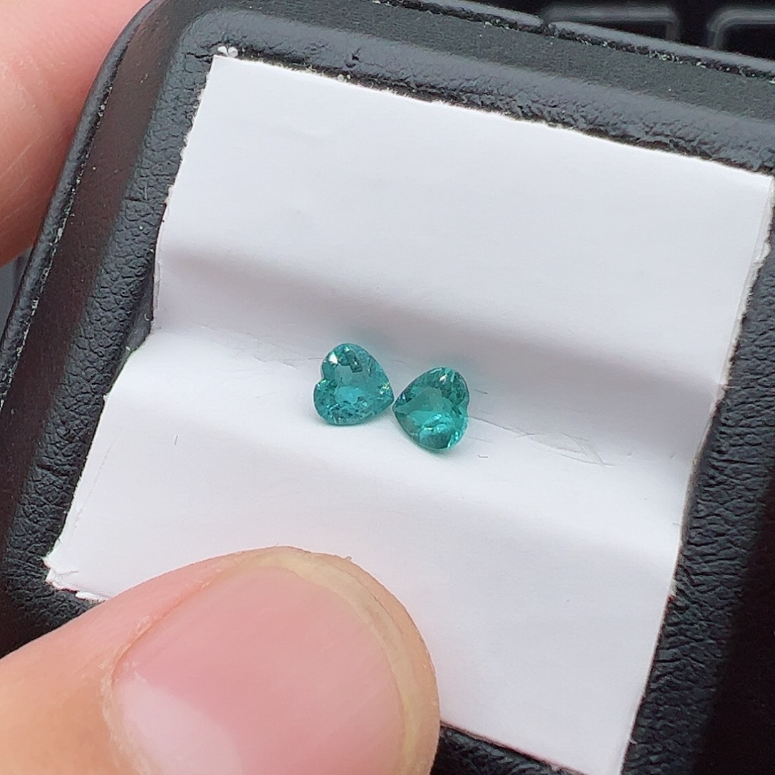 碧玺心5裸石2颗未镶嵌