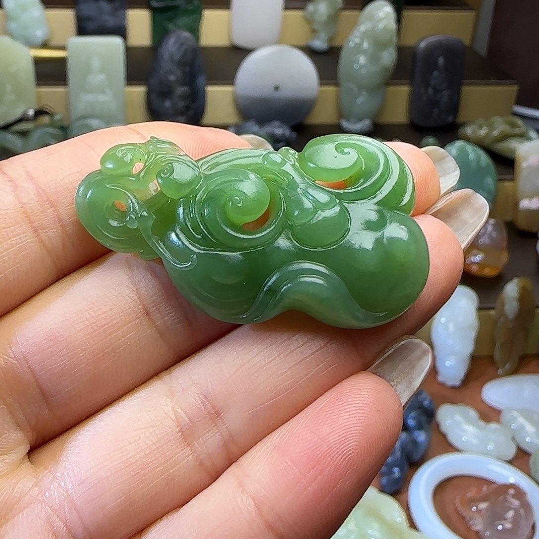 看***阳和田玉未镶嵌颈饰