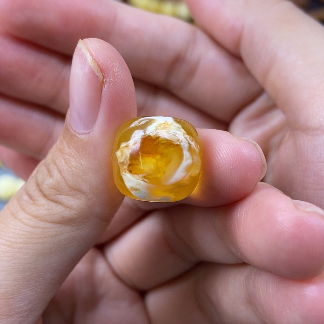 琥珀未镶嵌珠宝奇石15.5