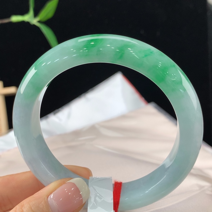 翡翠手镯未镶嵌111-1014