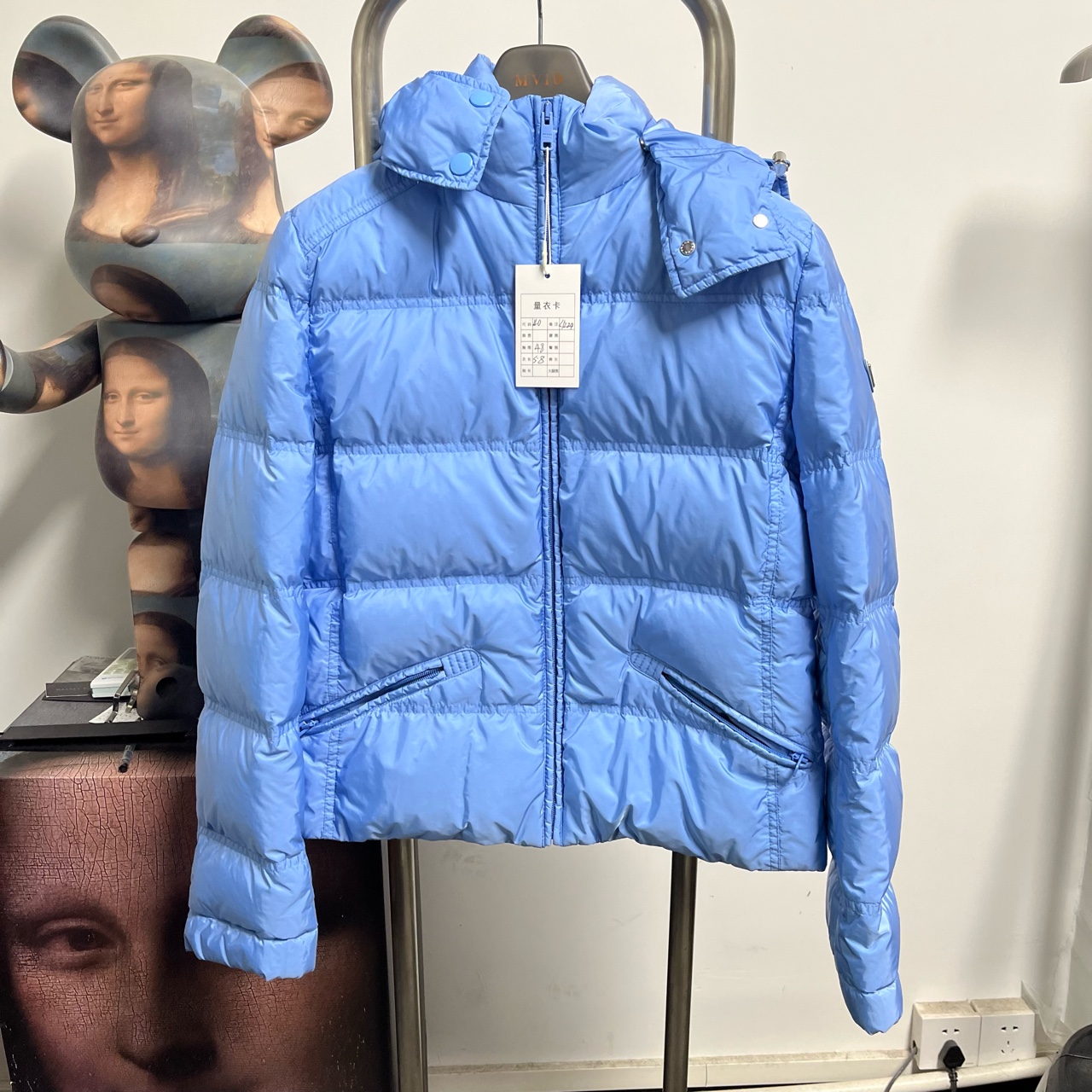 99新 Prada/普拉达 14普拉达钢标羽绒服L1224尺码：40