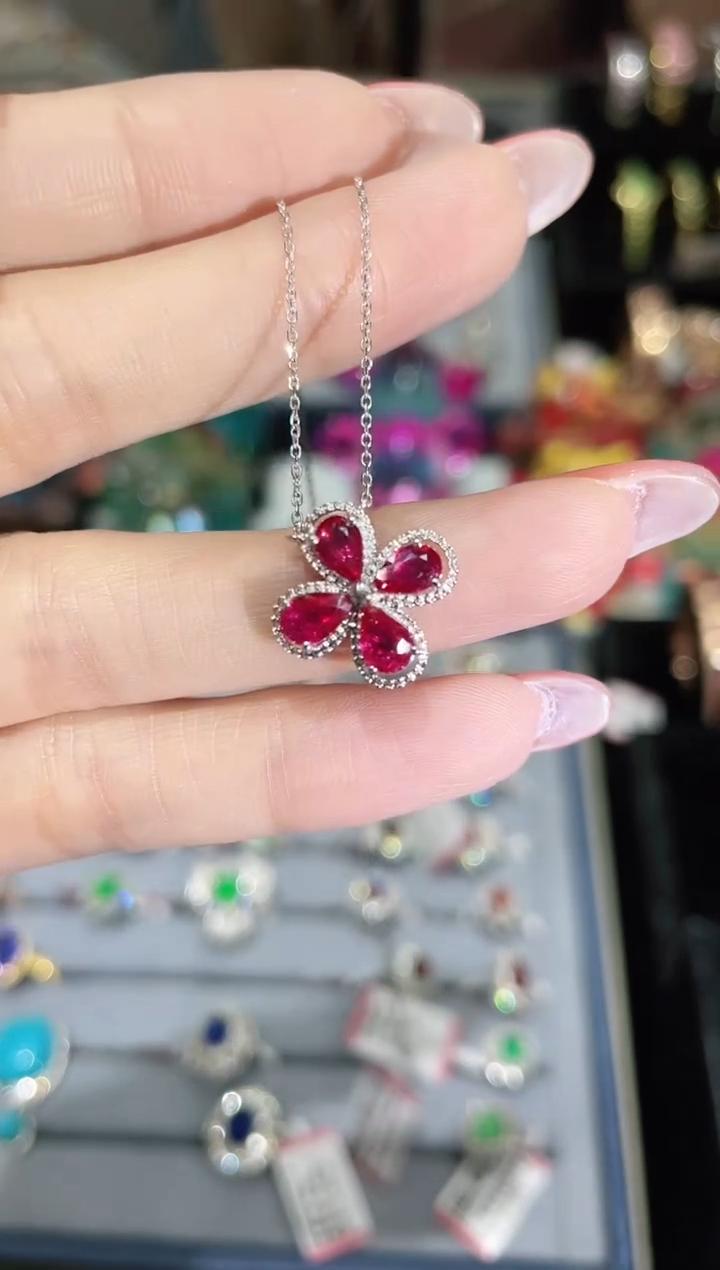 18K金镶嵌天然无烧红宝石项链四叶草款 K白