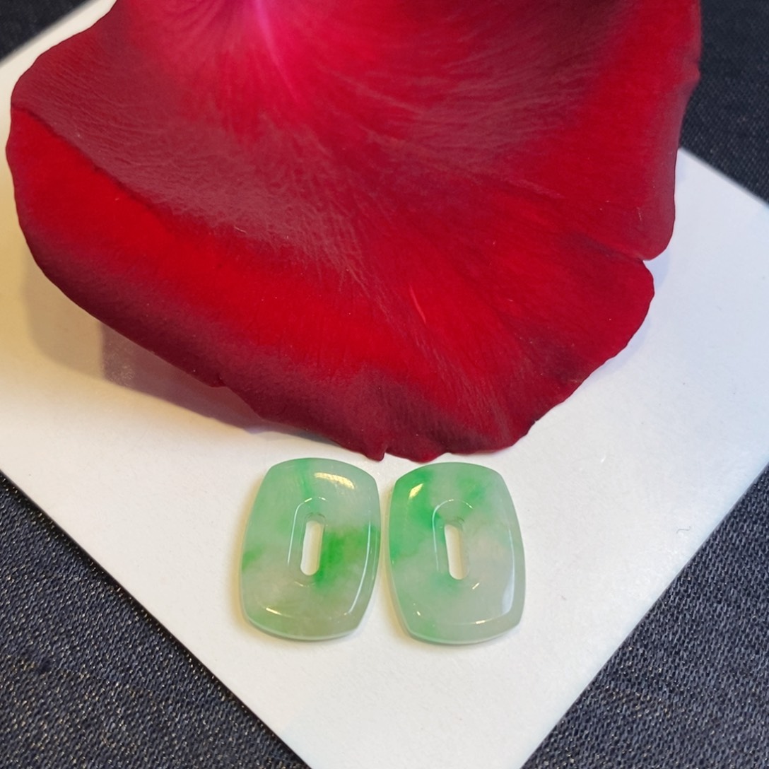 翡翠耳饰未镶嵌裸石方糖