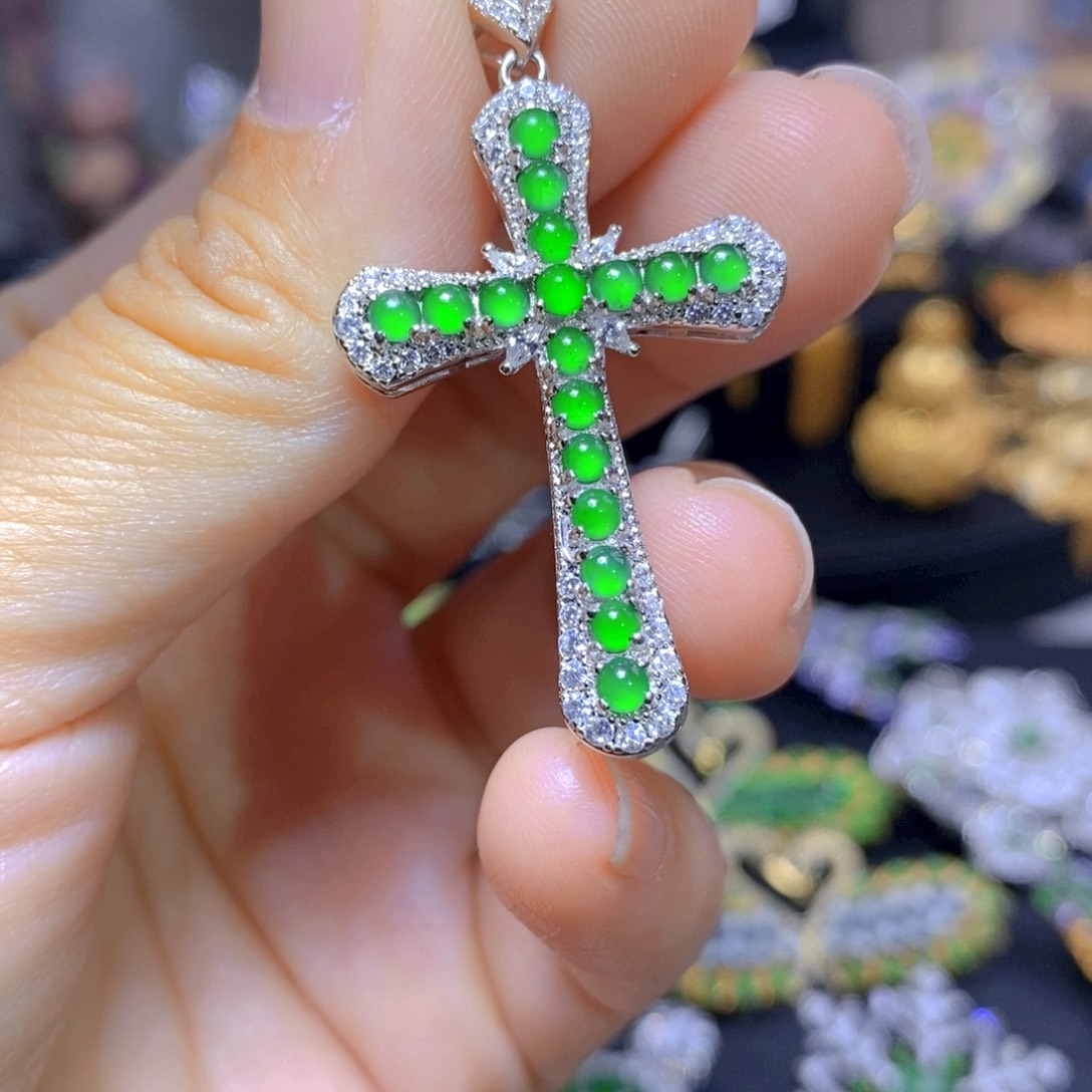 翡翠耳钉银S925镶嵌天然翡翠