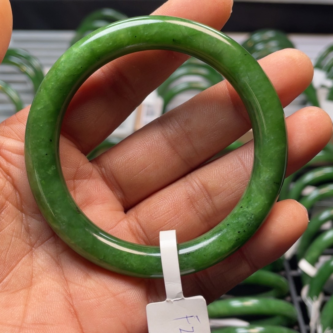 和田玉（碧玉）手镯未镶嵌