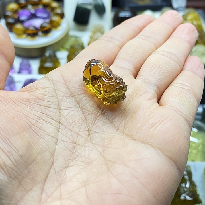 颈饰水晶未镶嵌貔貅