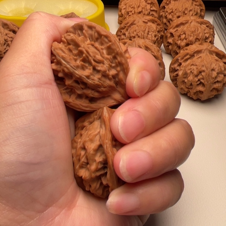 文玩核桃手串硕*啦盘山