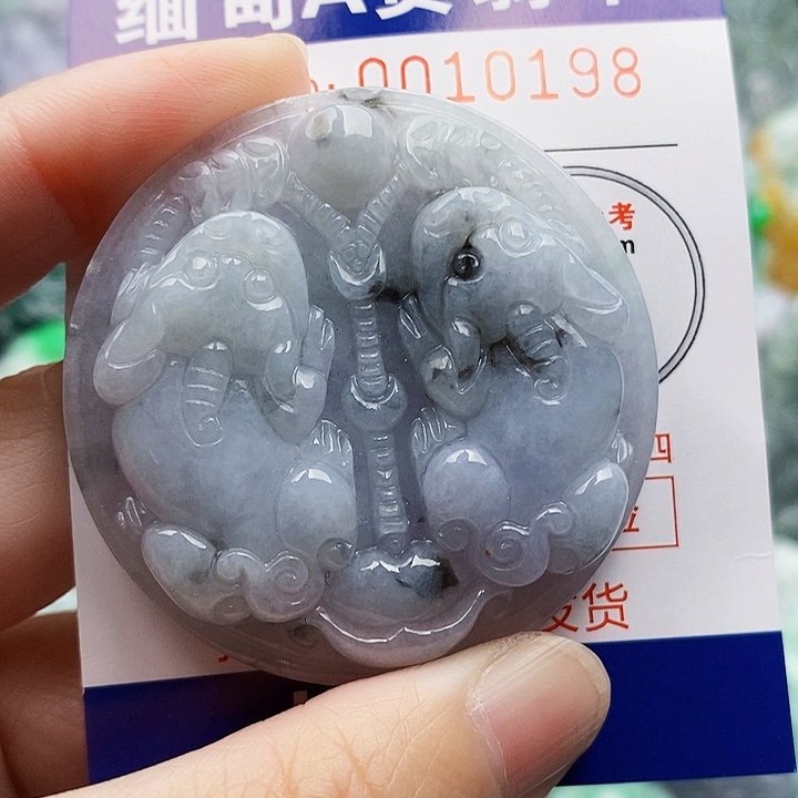 吊坠(不含链)未镶嵌翡翠