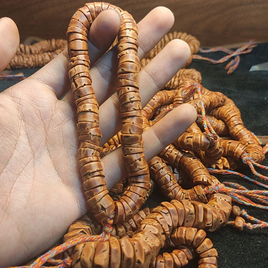 朕****桃核手串直切肠原生态