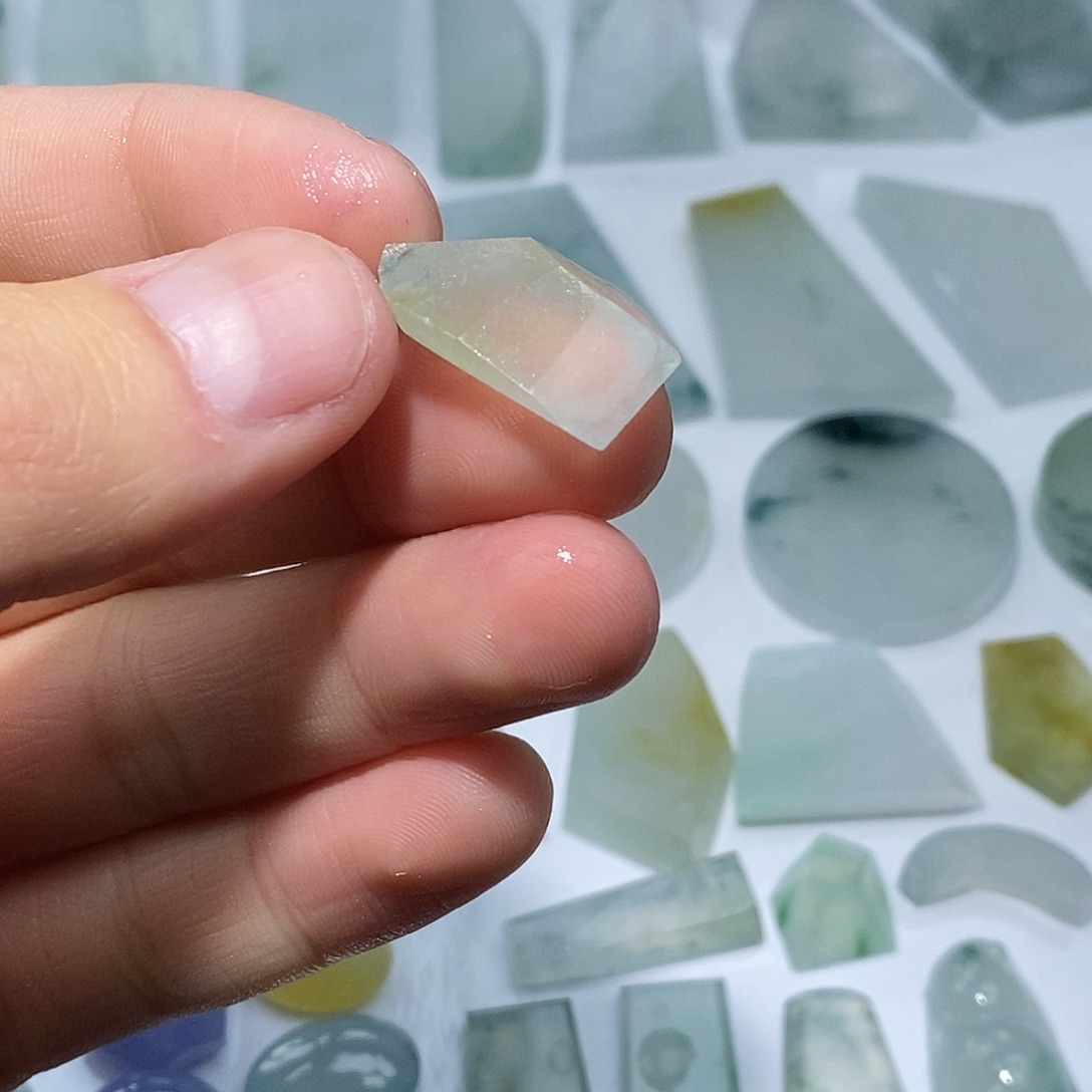 翡翠未镶嵌颈饰644