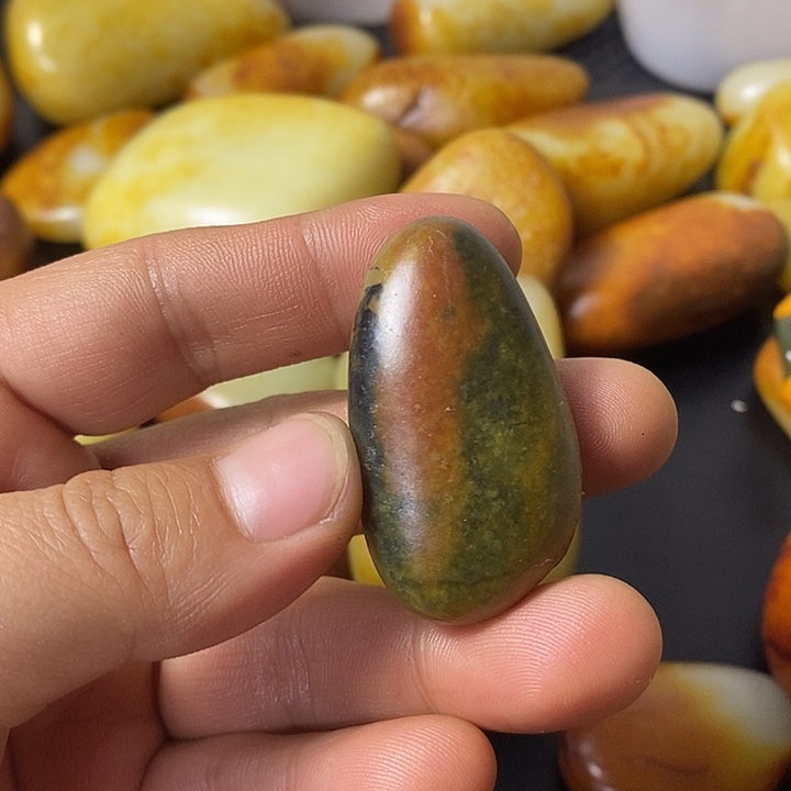 用***6和田玉未镶嵌挂件