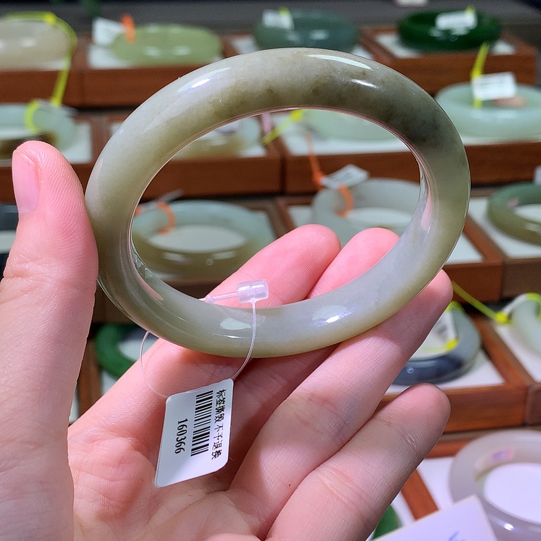 和田玉未镶嵌手镯2 和田玉56.57 微