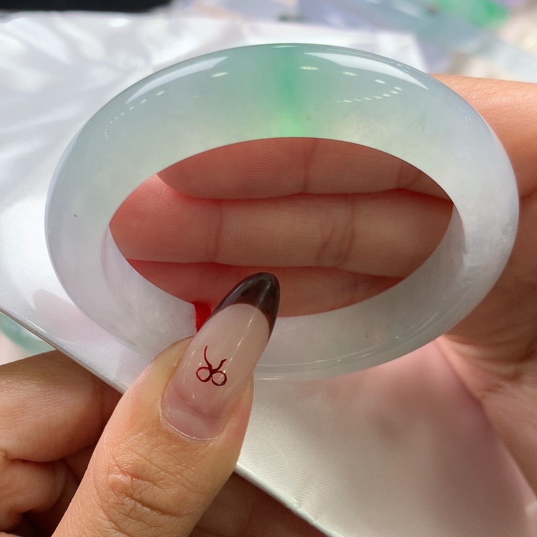 翡翠未镶嵌手镯50号冰绿 