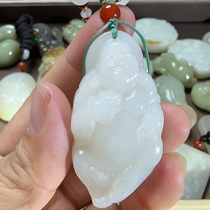 和田玉未镶嵌颈饰