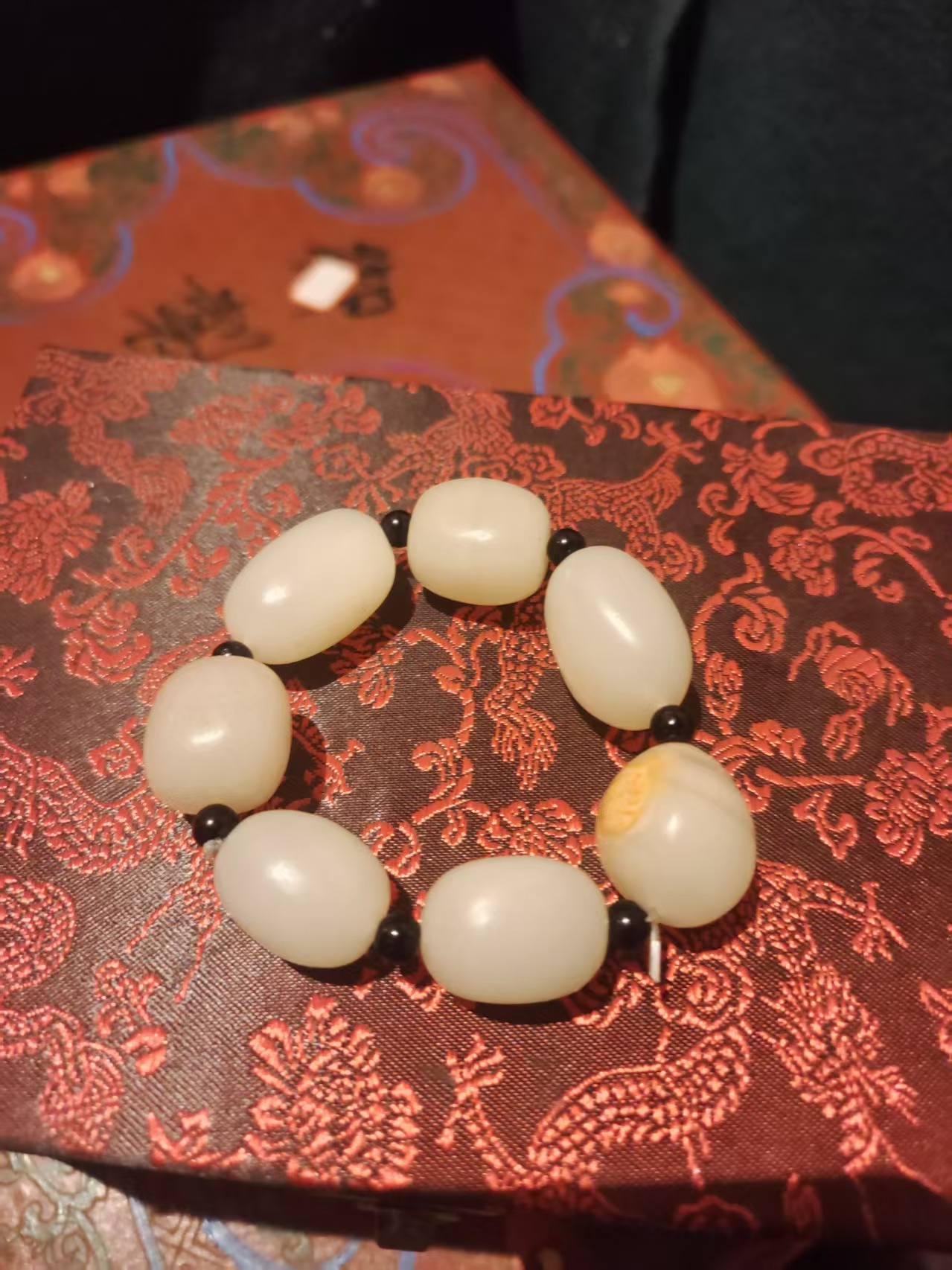 非金属树脂手镯 摆件精品摆件手镯 白的 珠珠 手串 色度