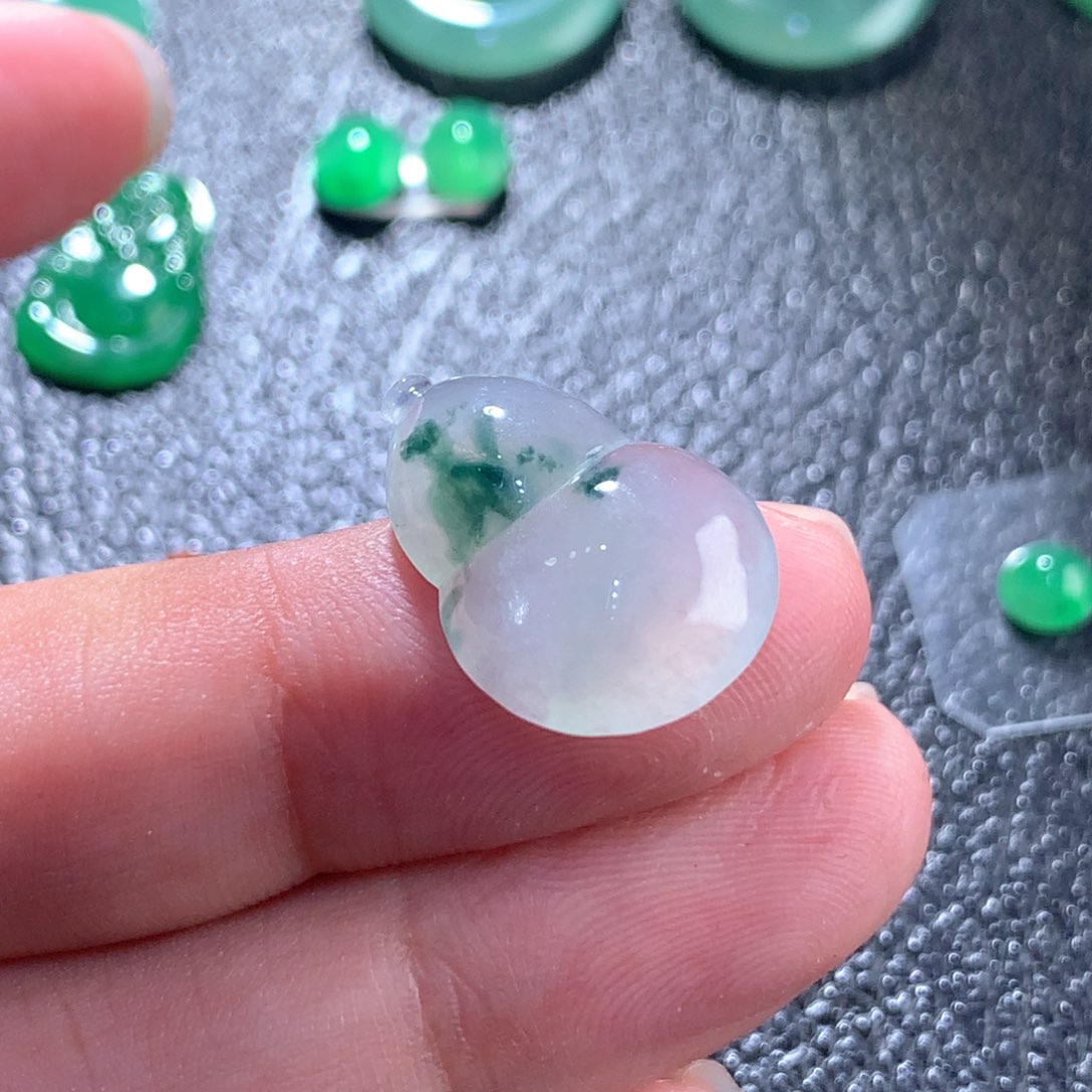 翡翠颈饰未镶嵌缅甸