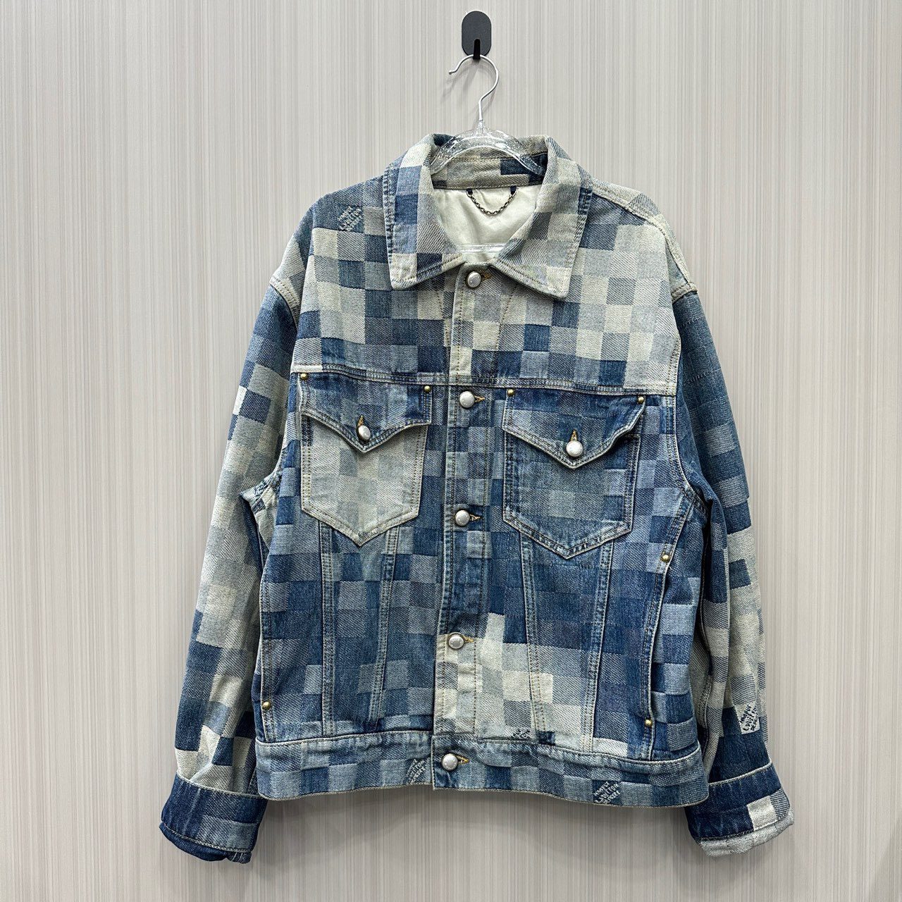 99新 LouisVuitton/路易威登 菲董棋盘格牛仔外套 尺码：50 11007