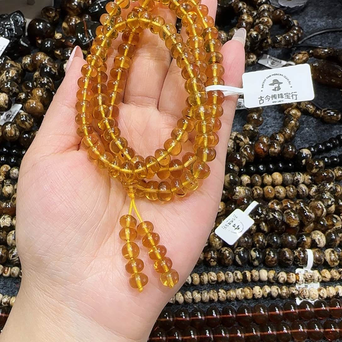 琥珀颈饰未镶嵌抚顺琥珀