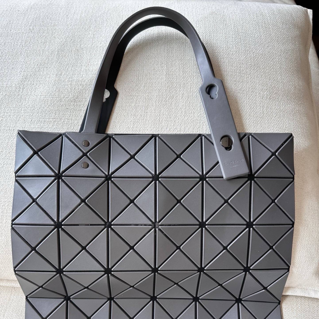 99新 Issey Miyake/三宅一生 99新-六格灰色单肩包