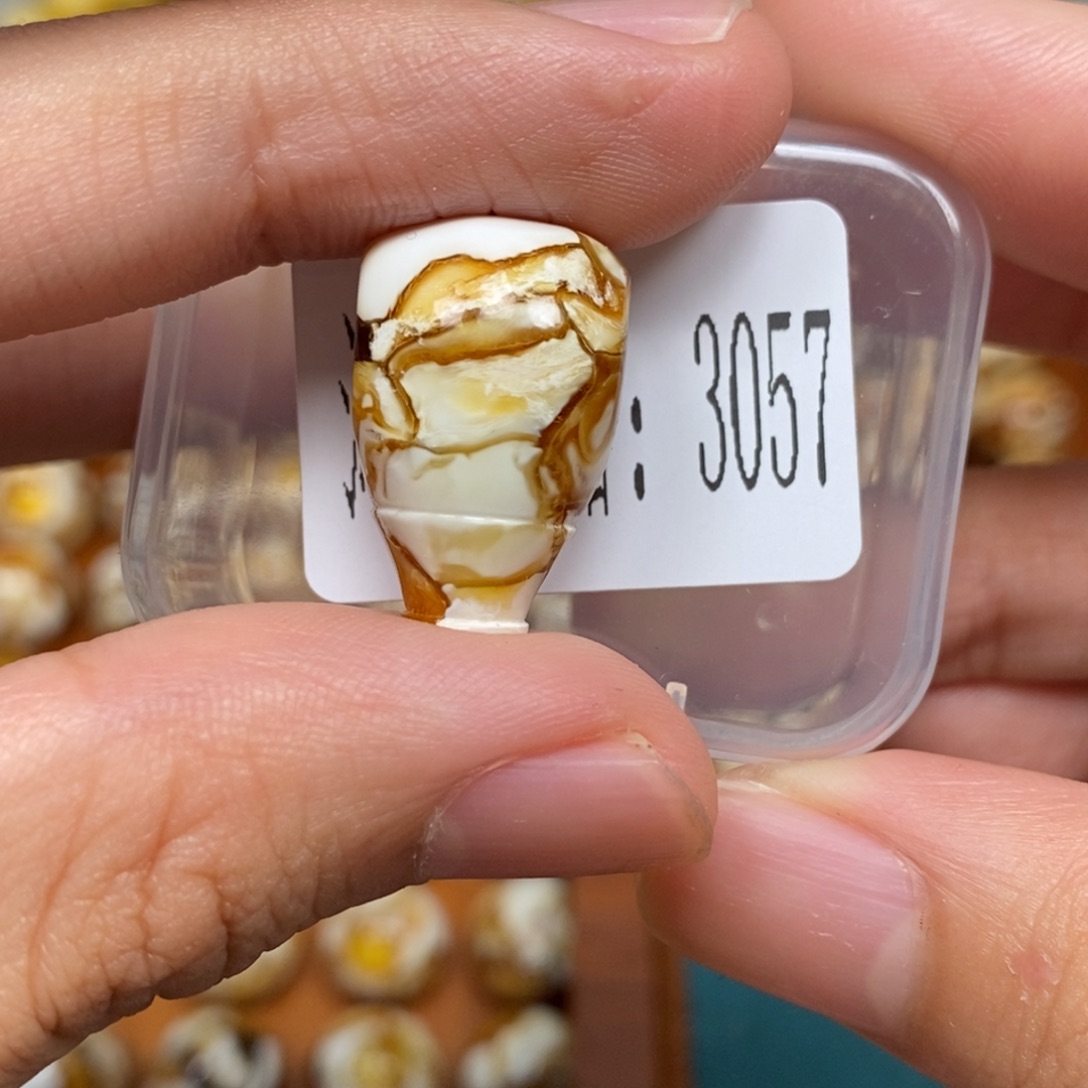 把件猴头核桃沁色圆珠老型3057