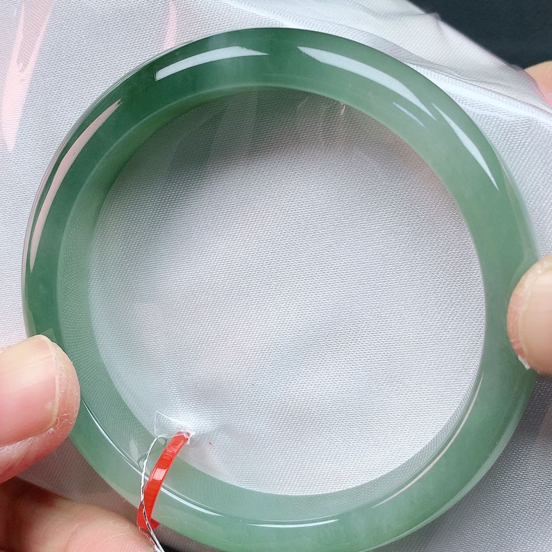 翡翠手镯未镶嵌54圈