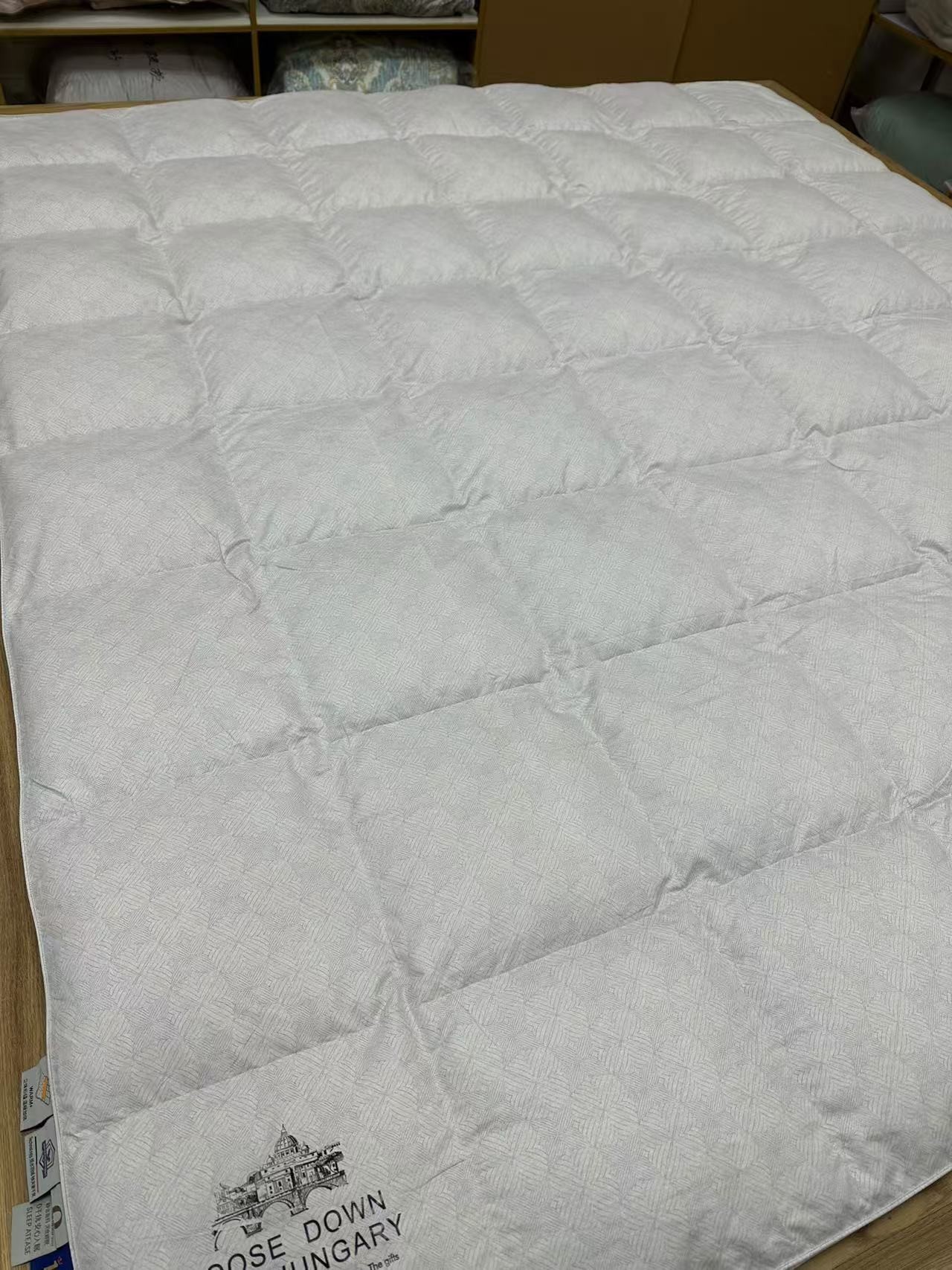 （高端）依朵-高档立体加厚羽绒冬被蓬松