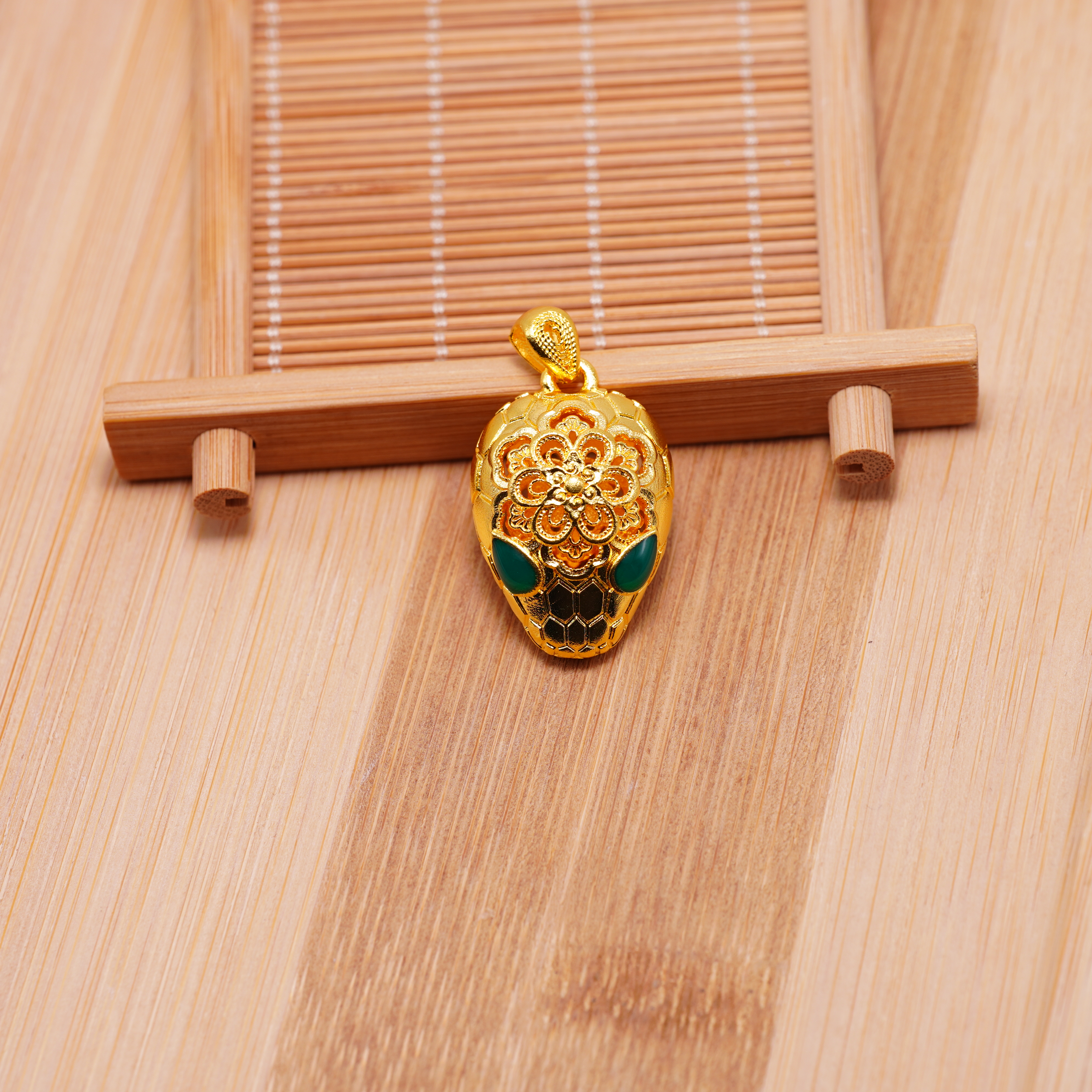 吊坠足银 珐琅彩花丝蛇头吊坠