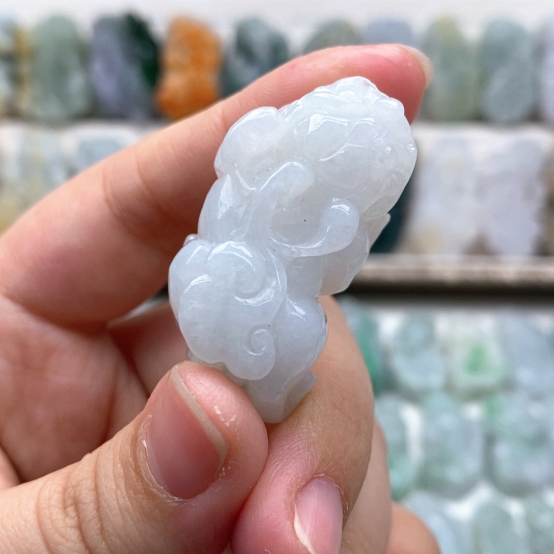 翡翠吊坠(赠链)未镶嵌