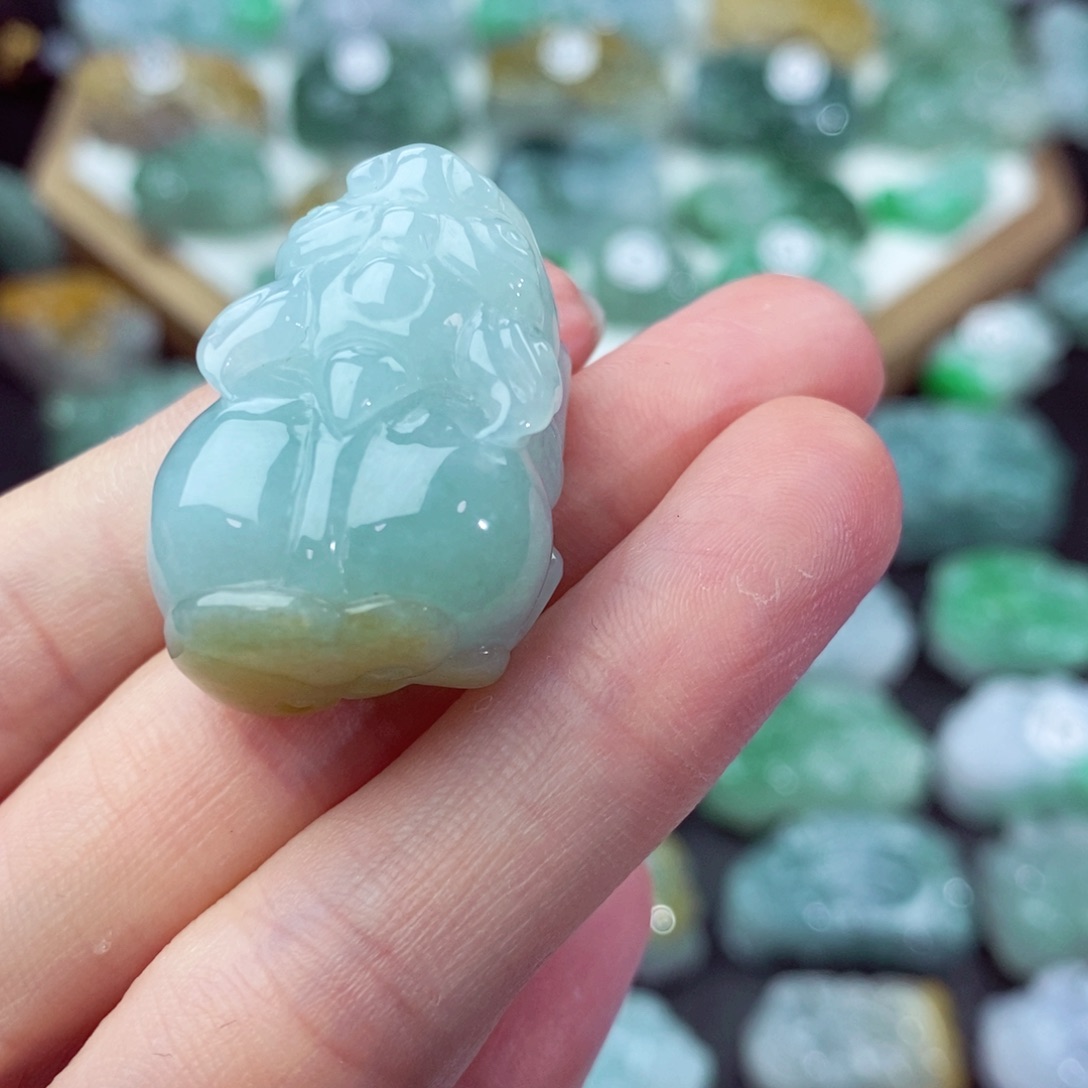 翡翠颈饰未镶嵌天然