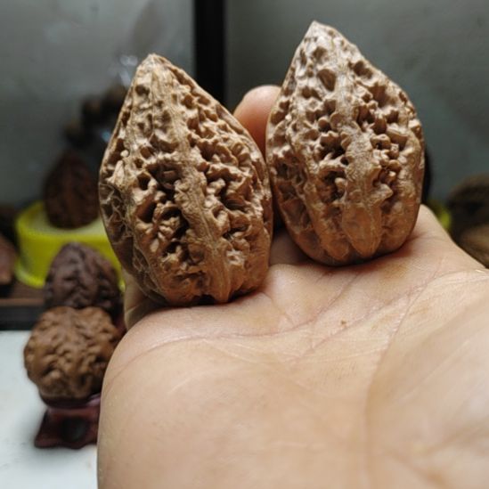 文玩核桃把件东北野生文玩核桃