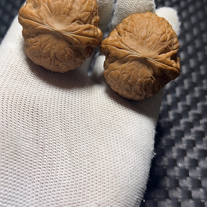 文玩核桃吊坠大团圆