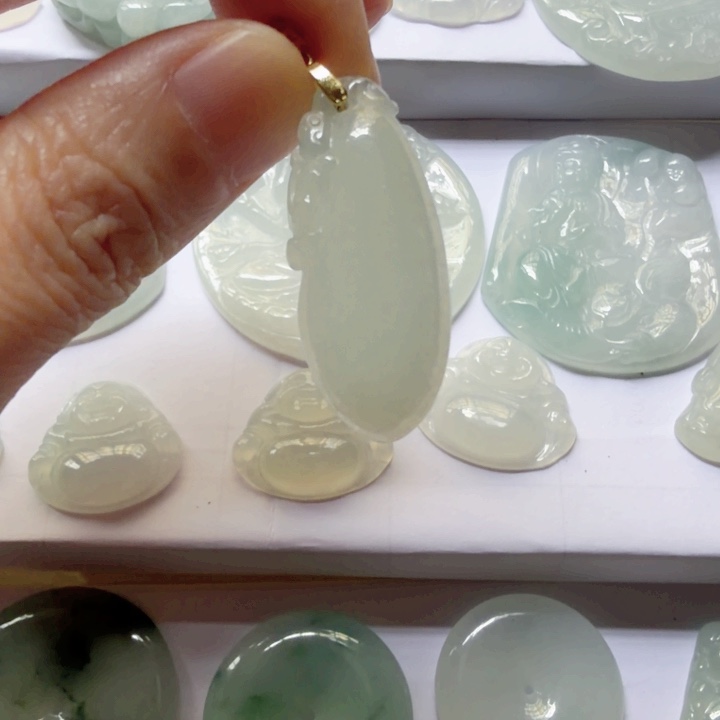 翡翠未镶嵌颈饰翡翠