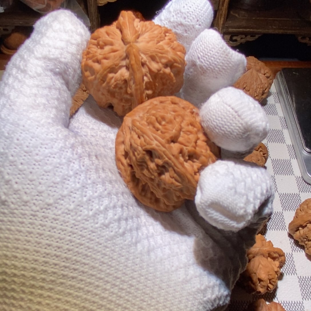 文玩核桃吊坠m****k三角白