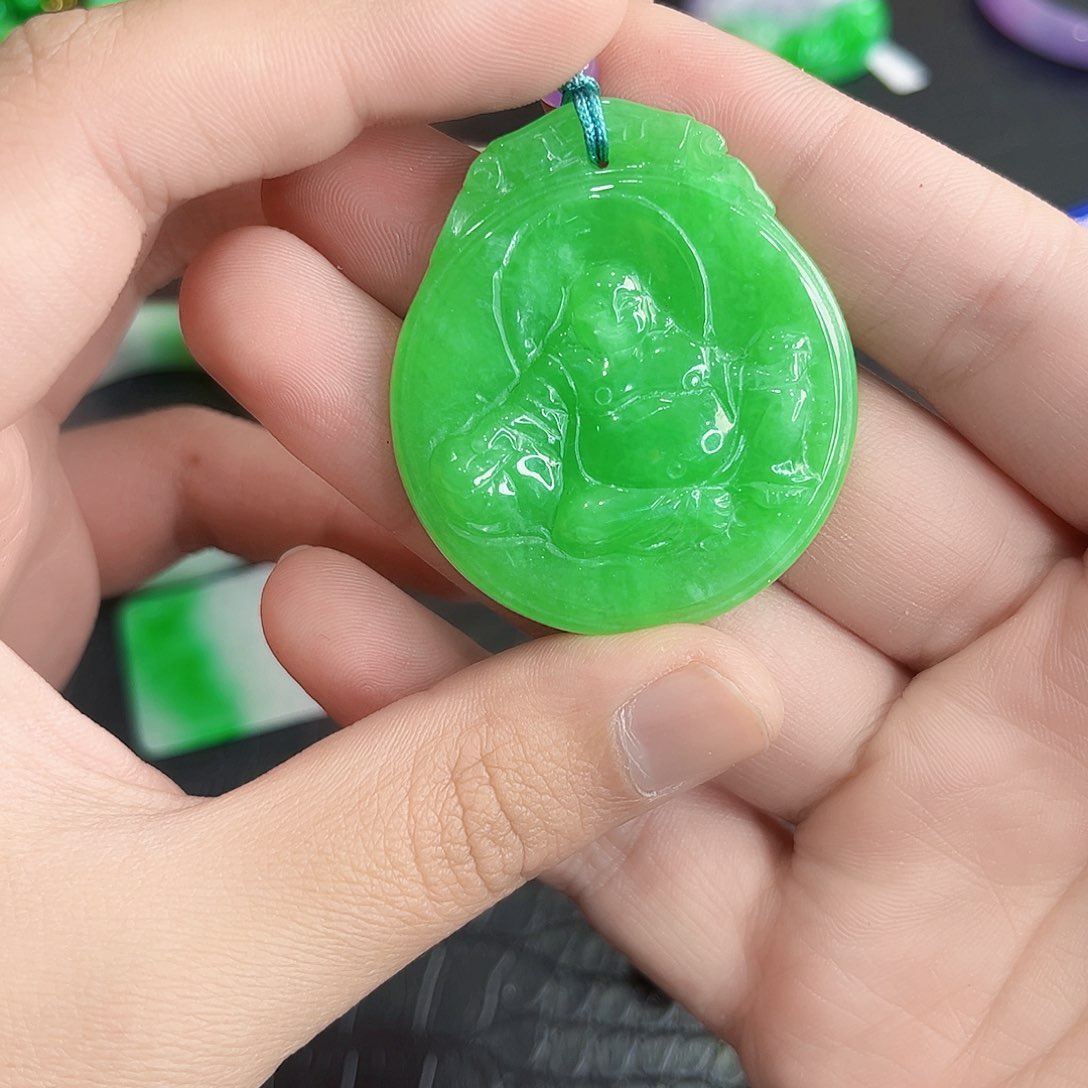 翡翠手镯未镶嵌多样性