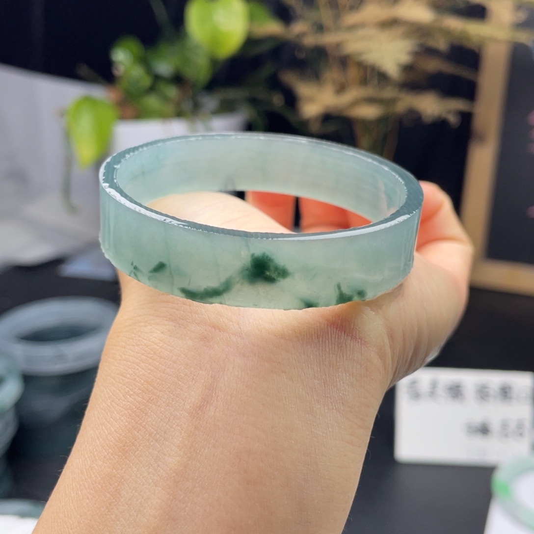 定制翡翠54飘花公主镯未镶嵌