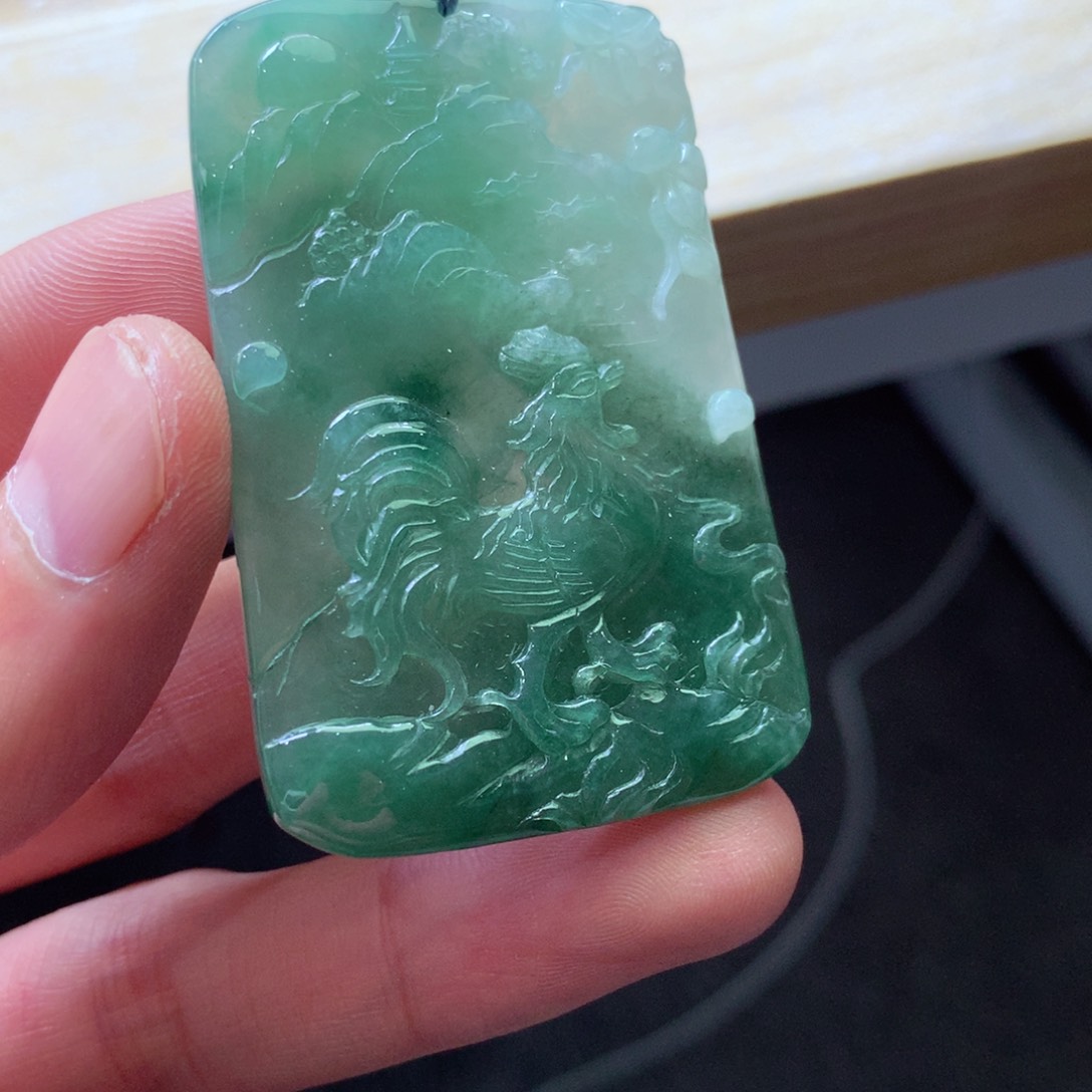 翡翠颈饰未镶嵌吊坠